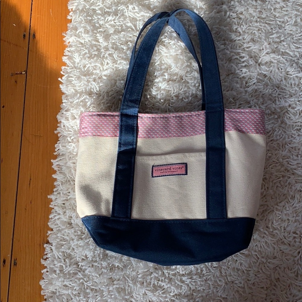 Vineyard vines bag
